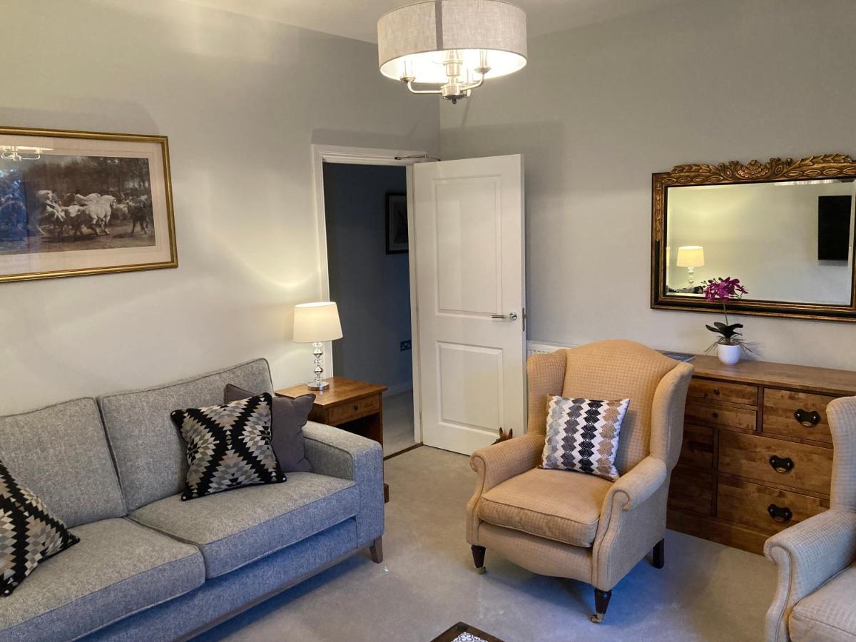 Hedgefield House - Serene Top Floor Flat Inverness Zewnętrze zdjęcie